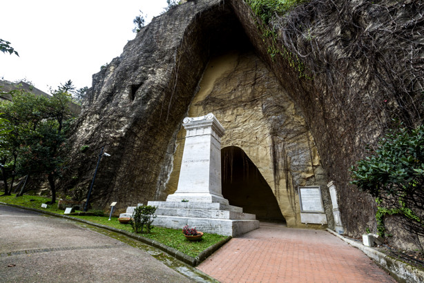 Risultati immagini per Napoli da vivere crypta